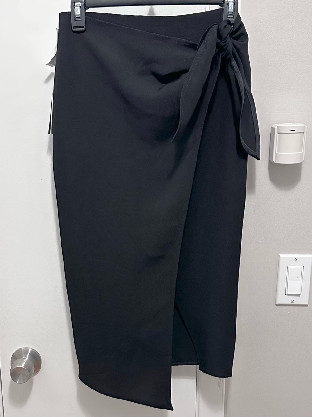 Babaton Black Sarong Style Midi Skirt 0 Wrap Side Tie Fitted Knee length NWT